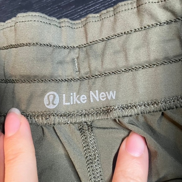 Lululemon Speed Up Shorts Olive Green Womens Size Small Athletic‎ Running - Picture 2 of 3